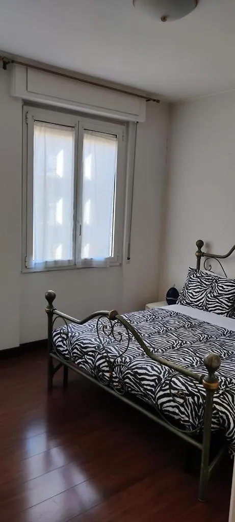 Sempione Red Apartment Milan